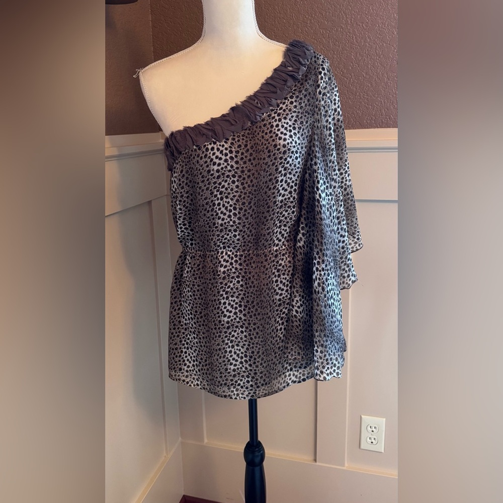 Vintage Y2K Misope brown  and Green leopard print One-Shoulder blouse.